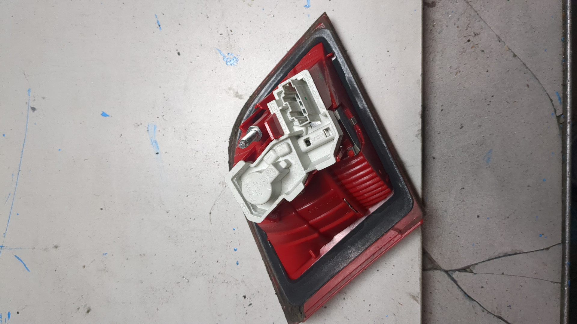 Фонарь задний внутренний правый