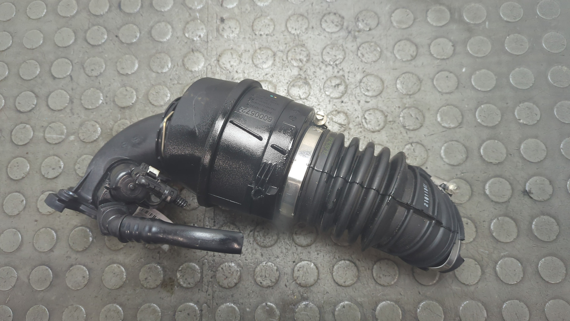 Патрубок воздушного фильтра