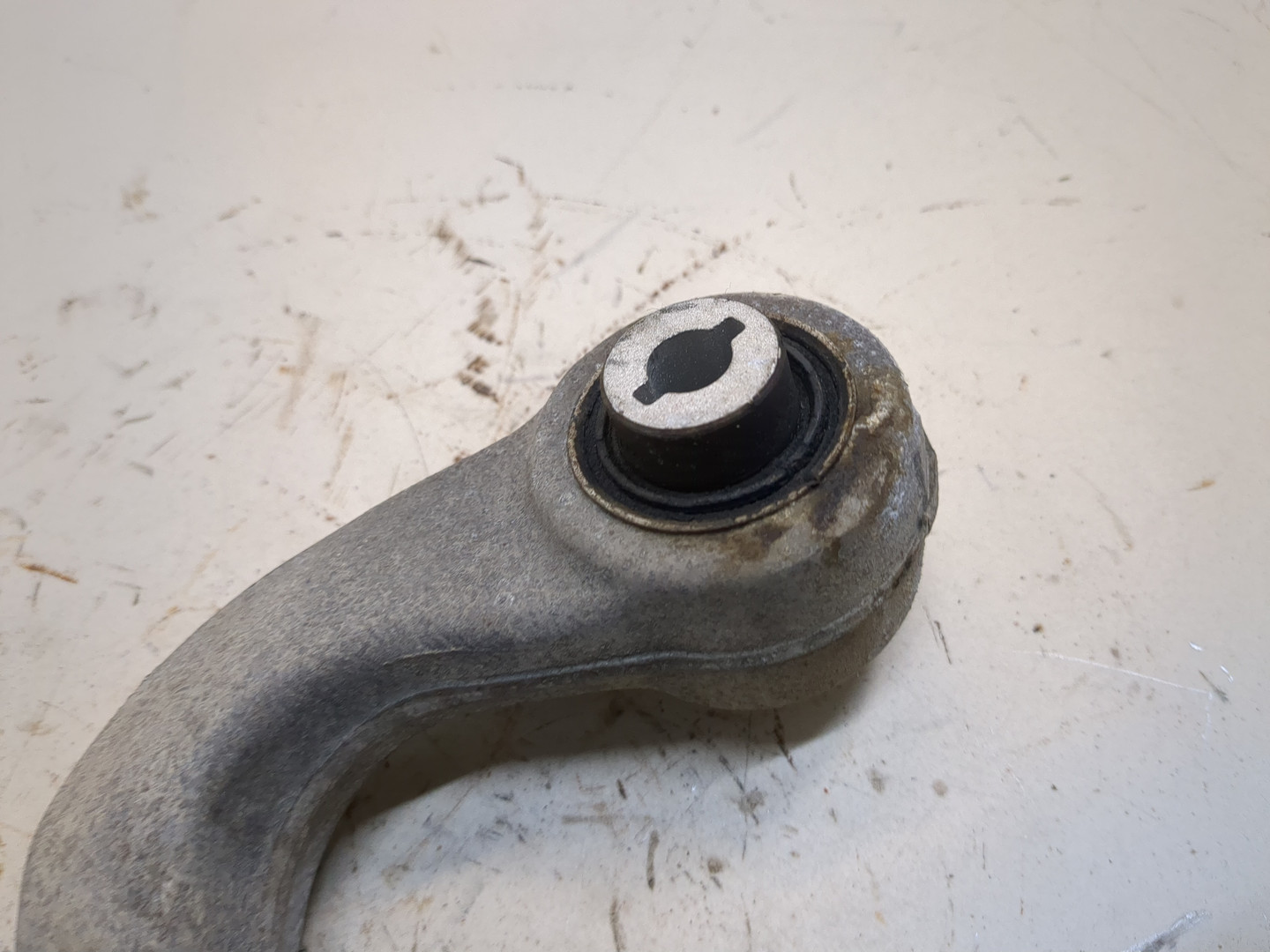 Рычаг задний правый