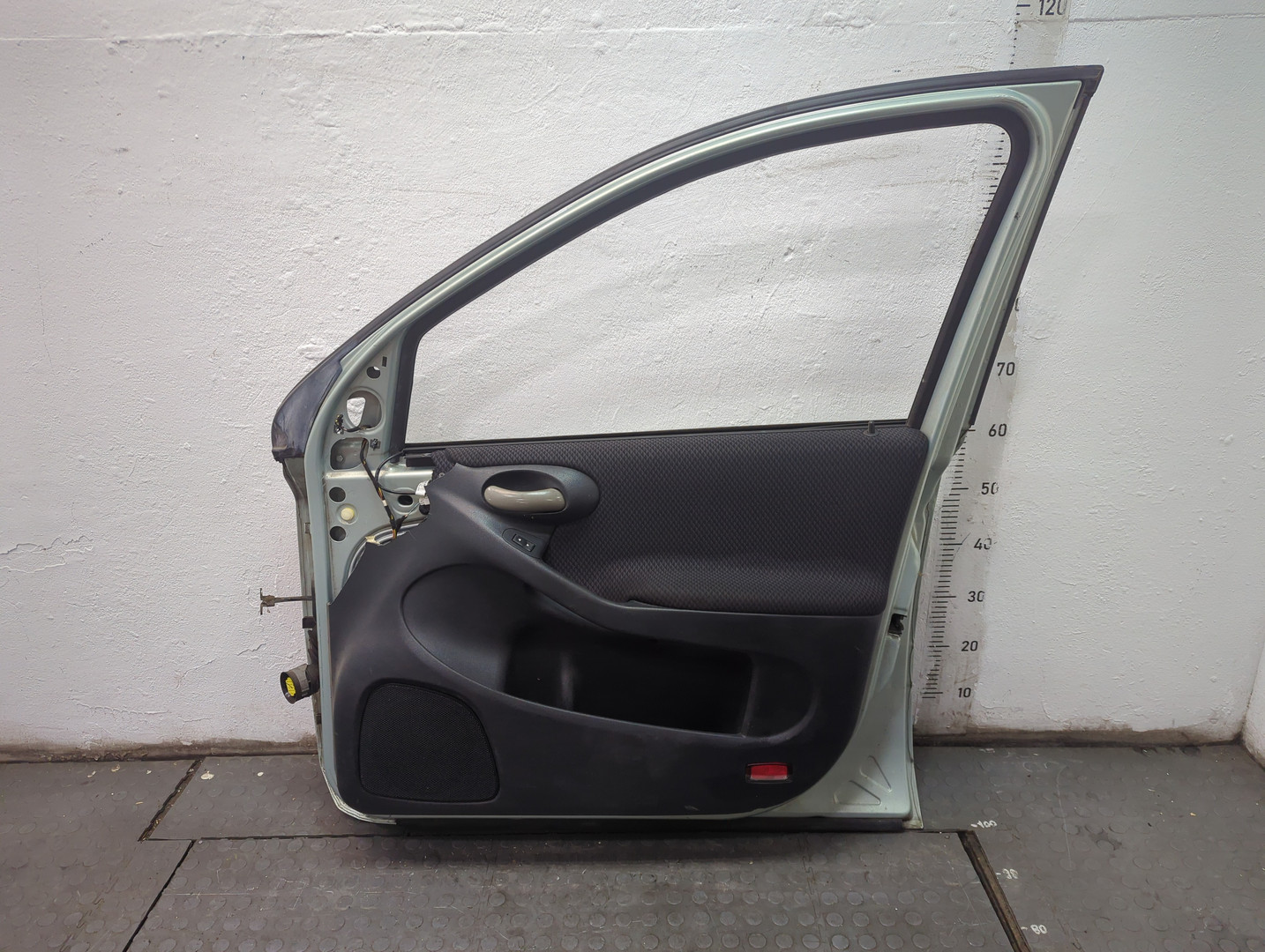 Дверь передняя правая
