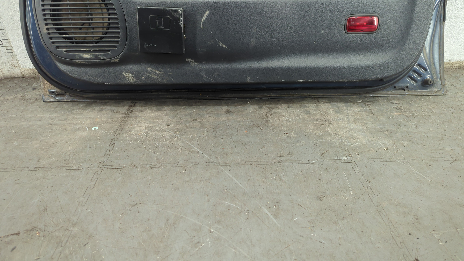 Дверь передняя правая