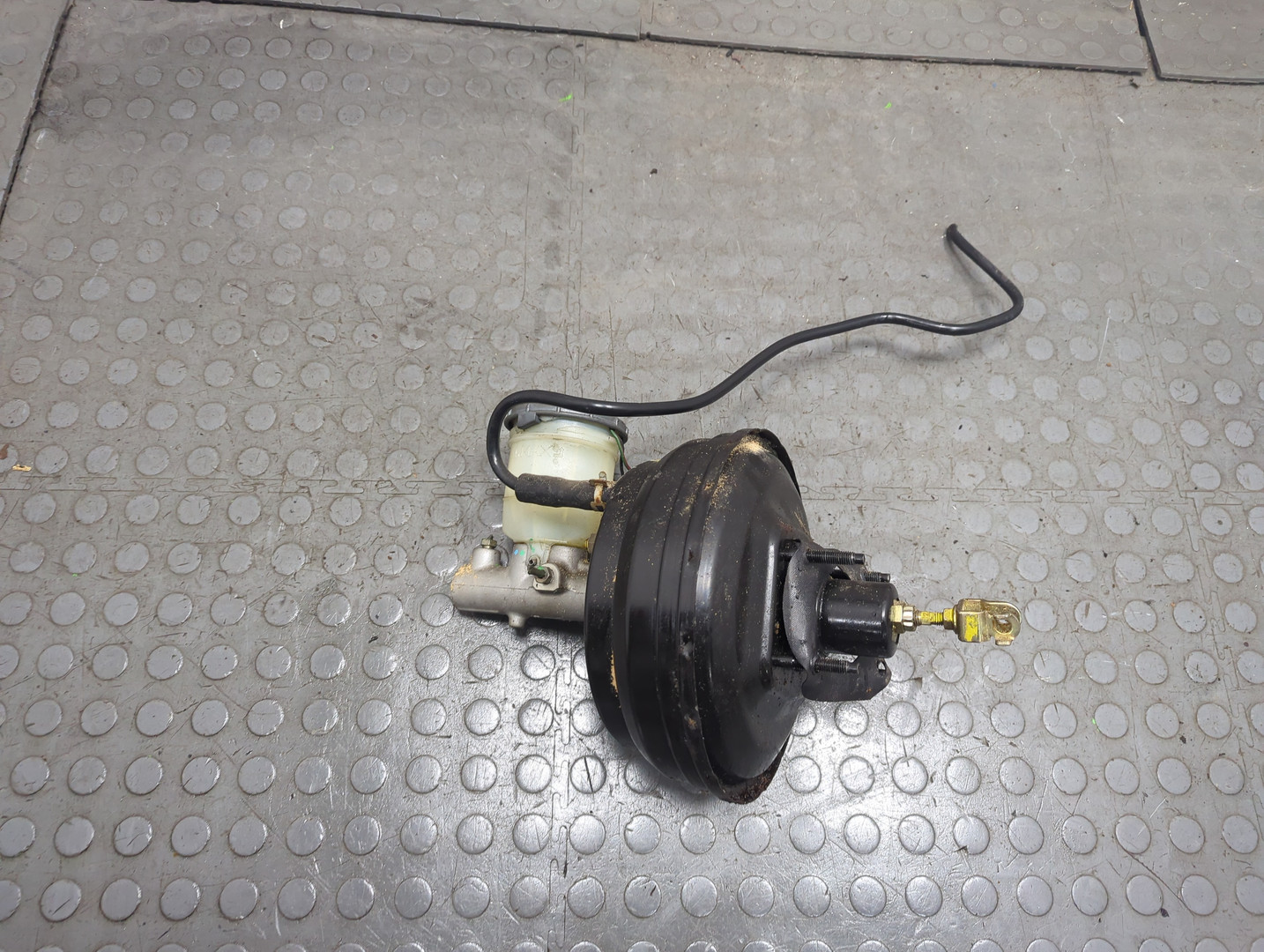 Цилиндр тормозной главный