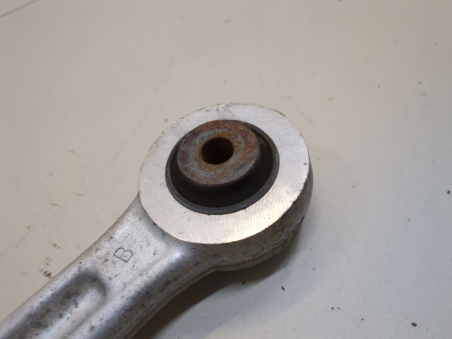 Рычаг задний