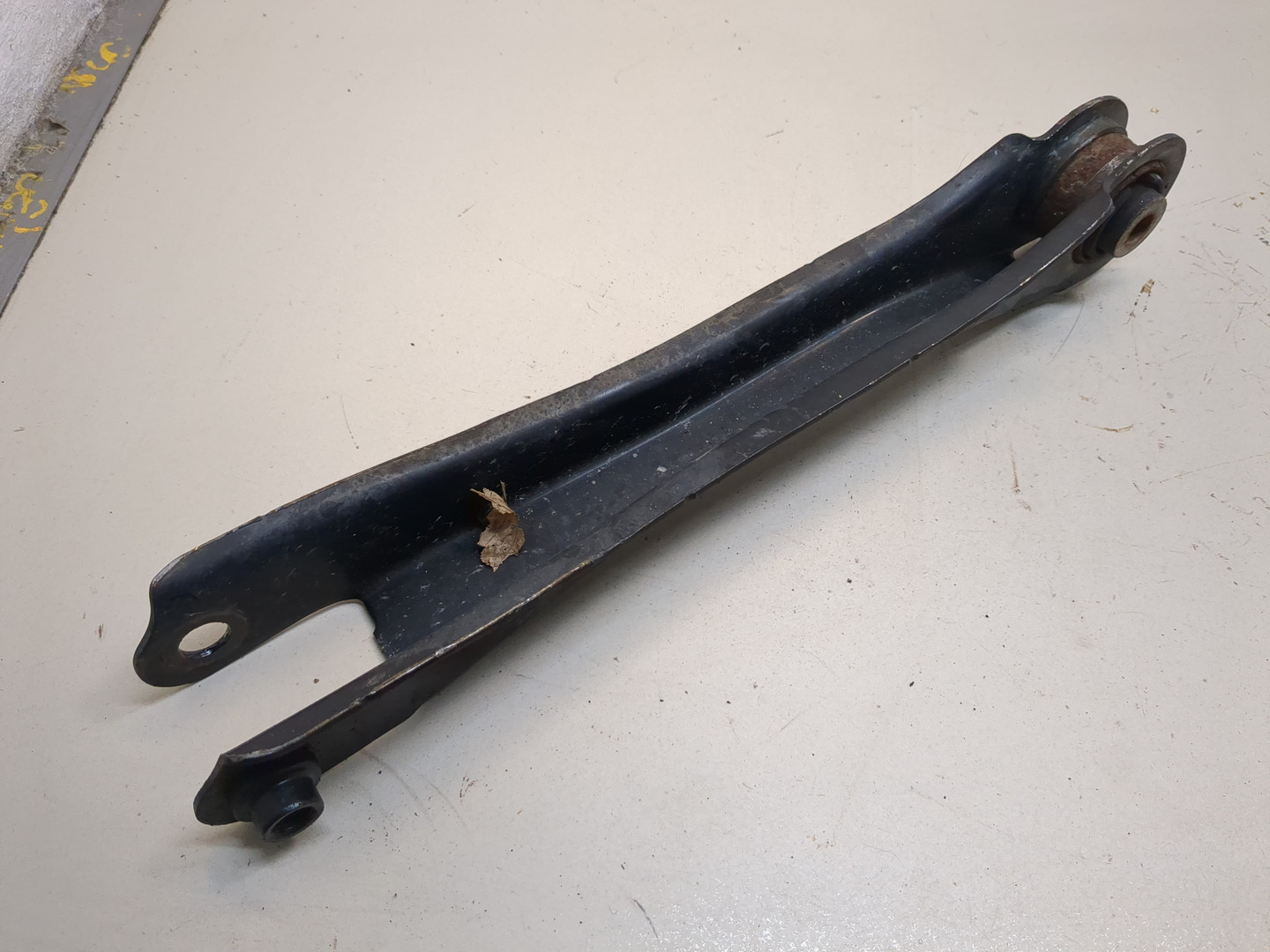 Рычаг задний правый