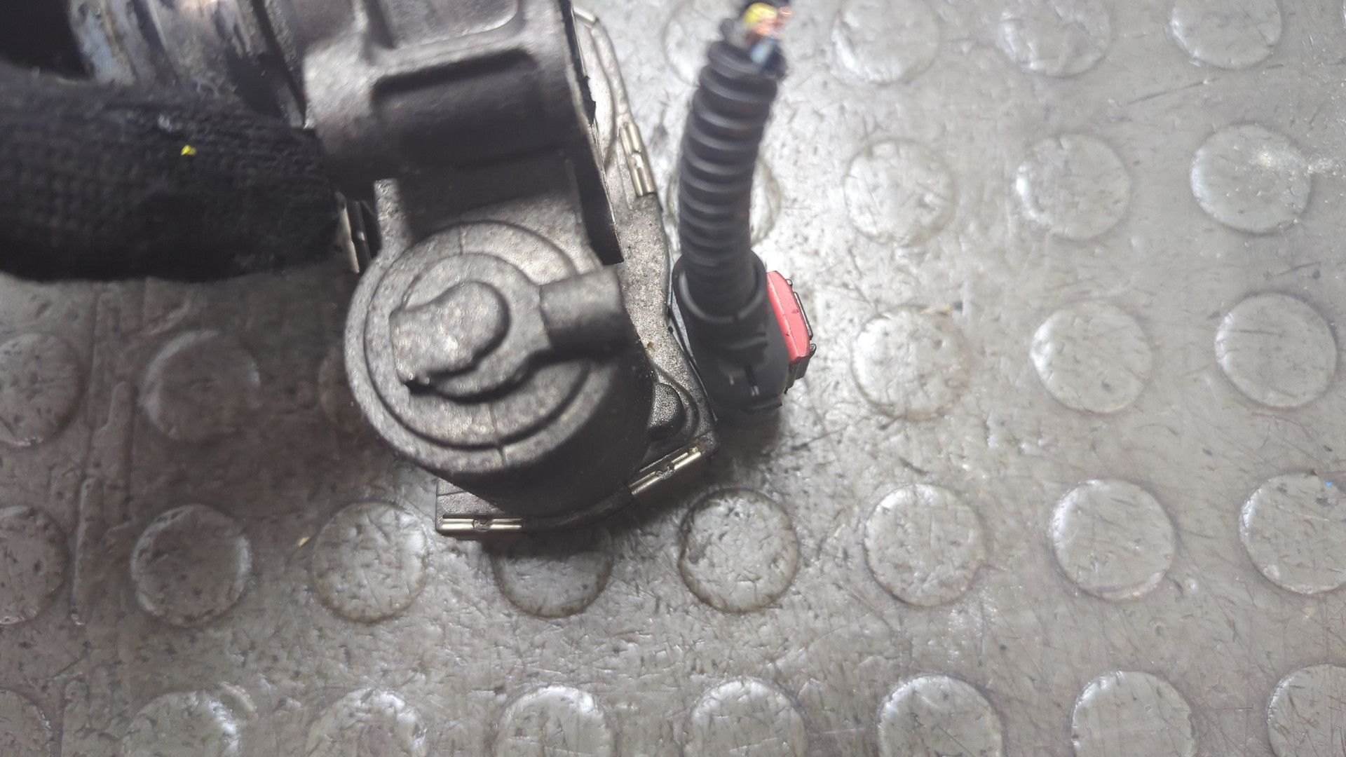 Заслонка дроссельная электрическая