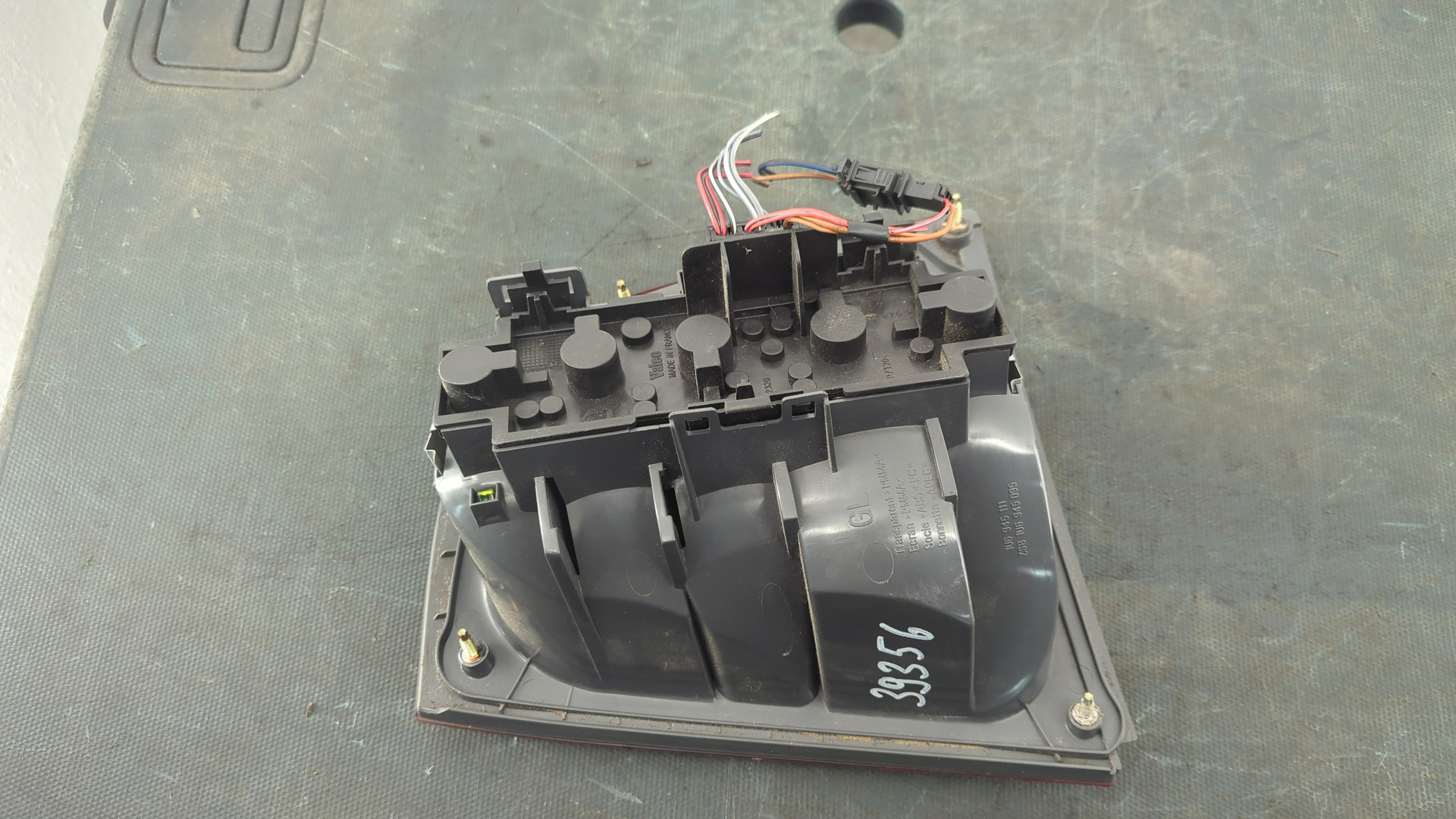 Фонарь задний левый