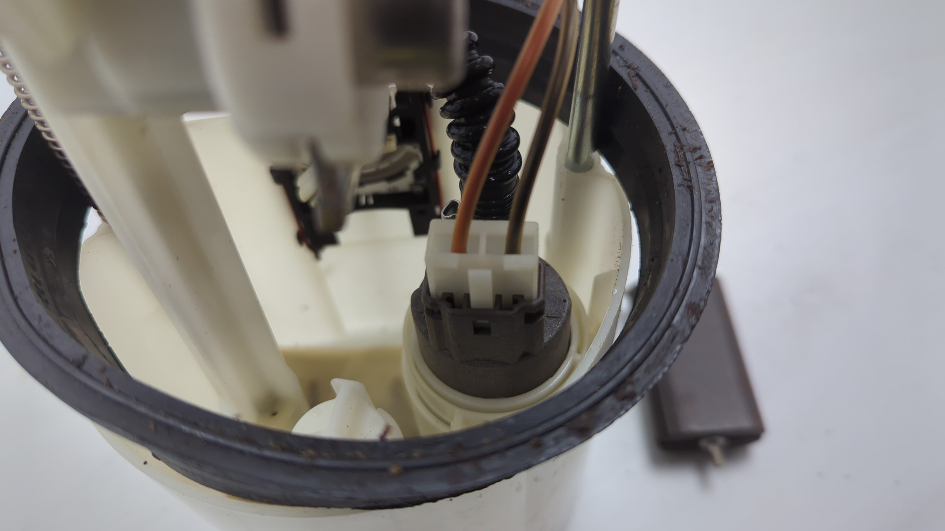 Насос топливный электрический