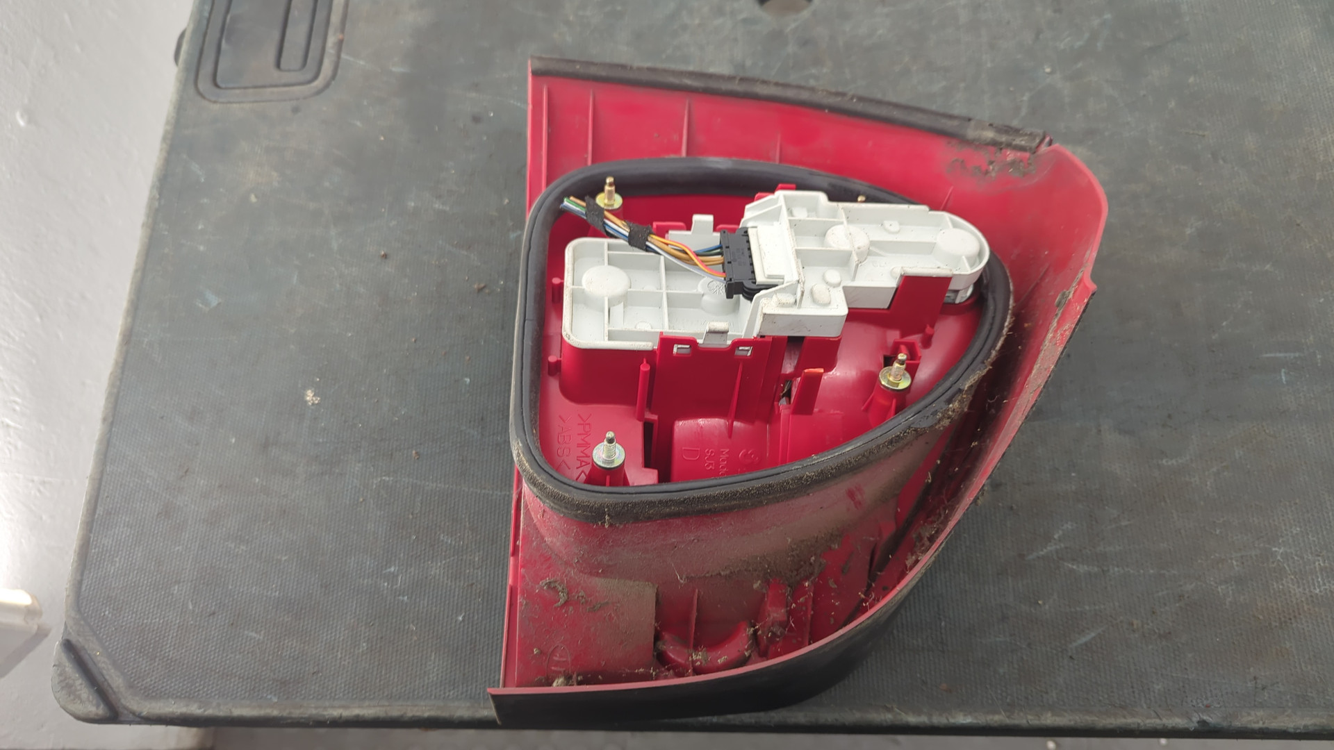 Фонарь задний правый