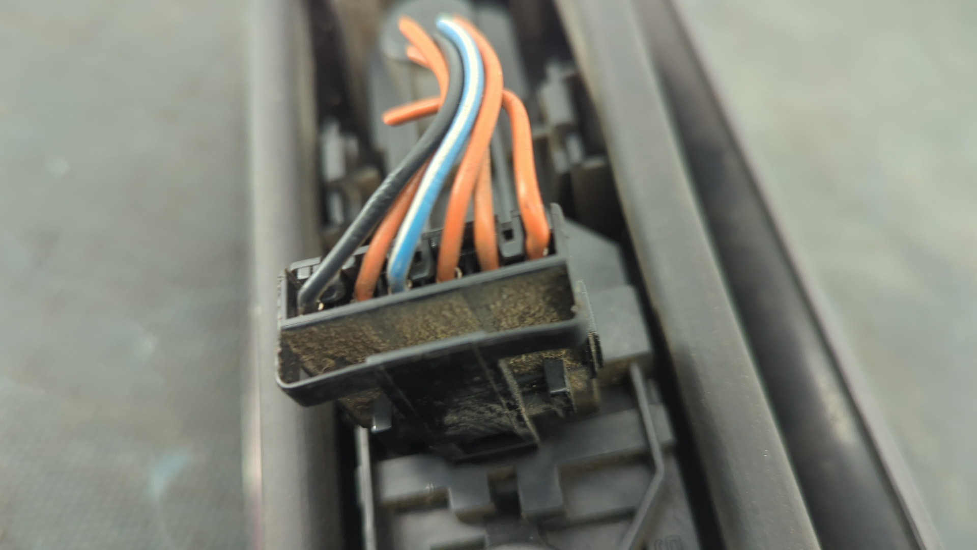 Фонарь задний правый