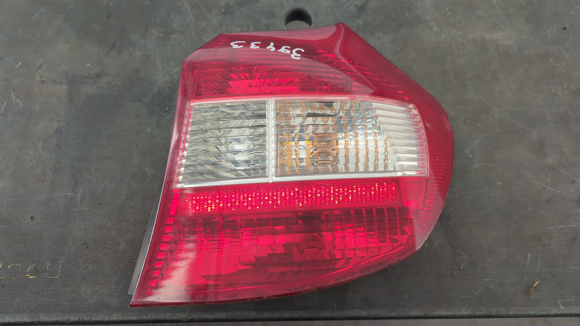 Фонарь задний правый