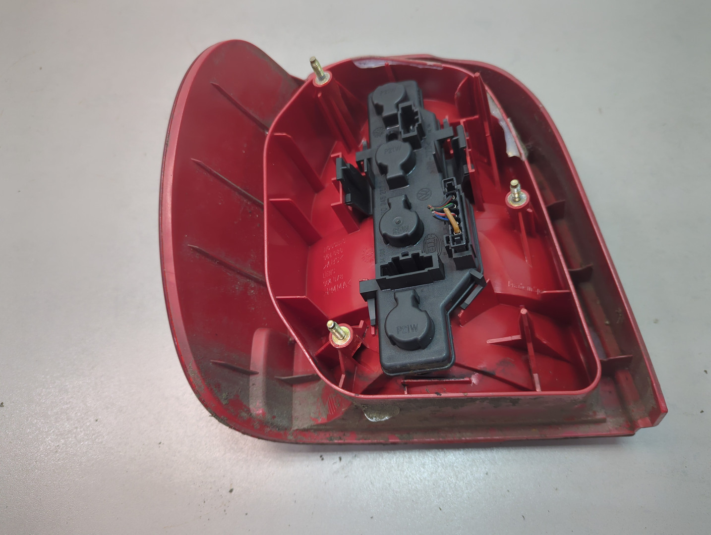 Фонарь задний правый