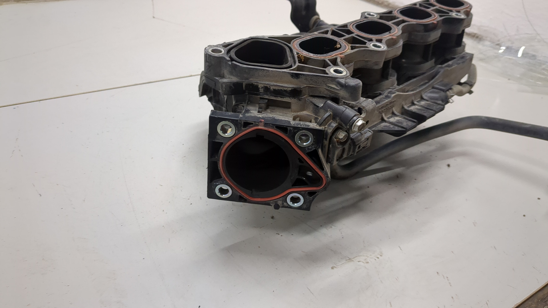 Коллектор впускной