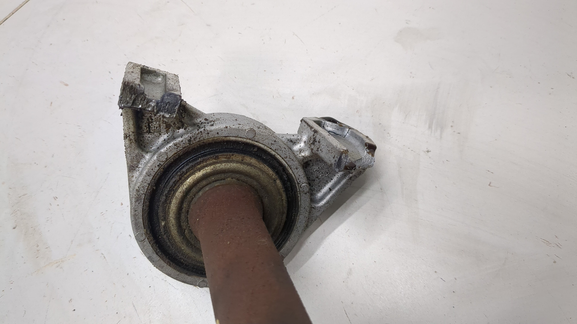 Полуось передняя правая