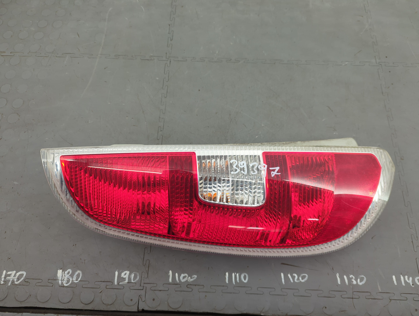 Фонарь задний левый