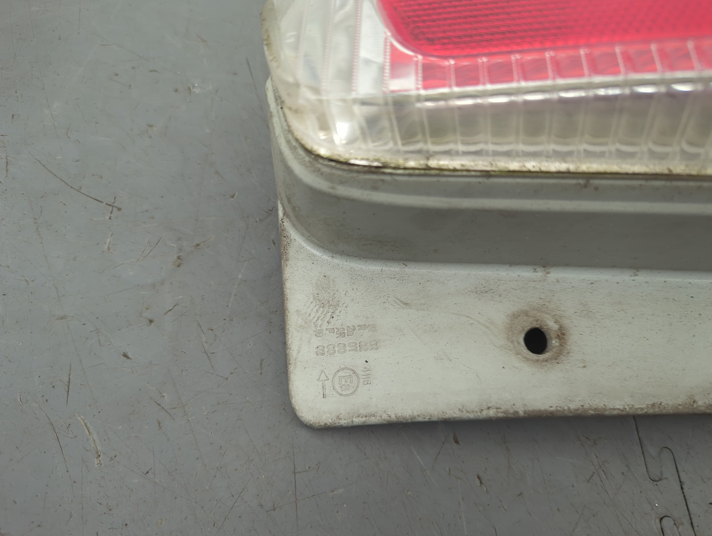 Фонарь задний левый