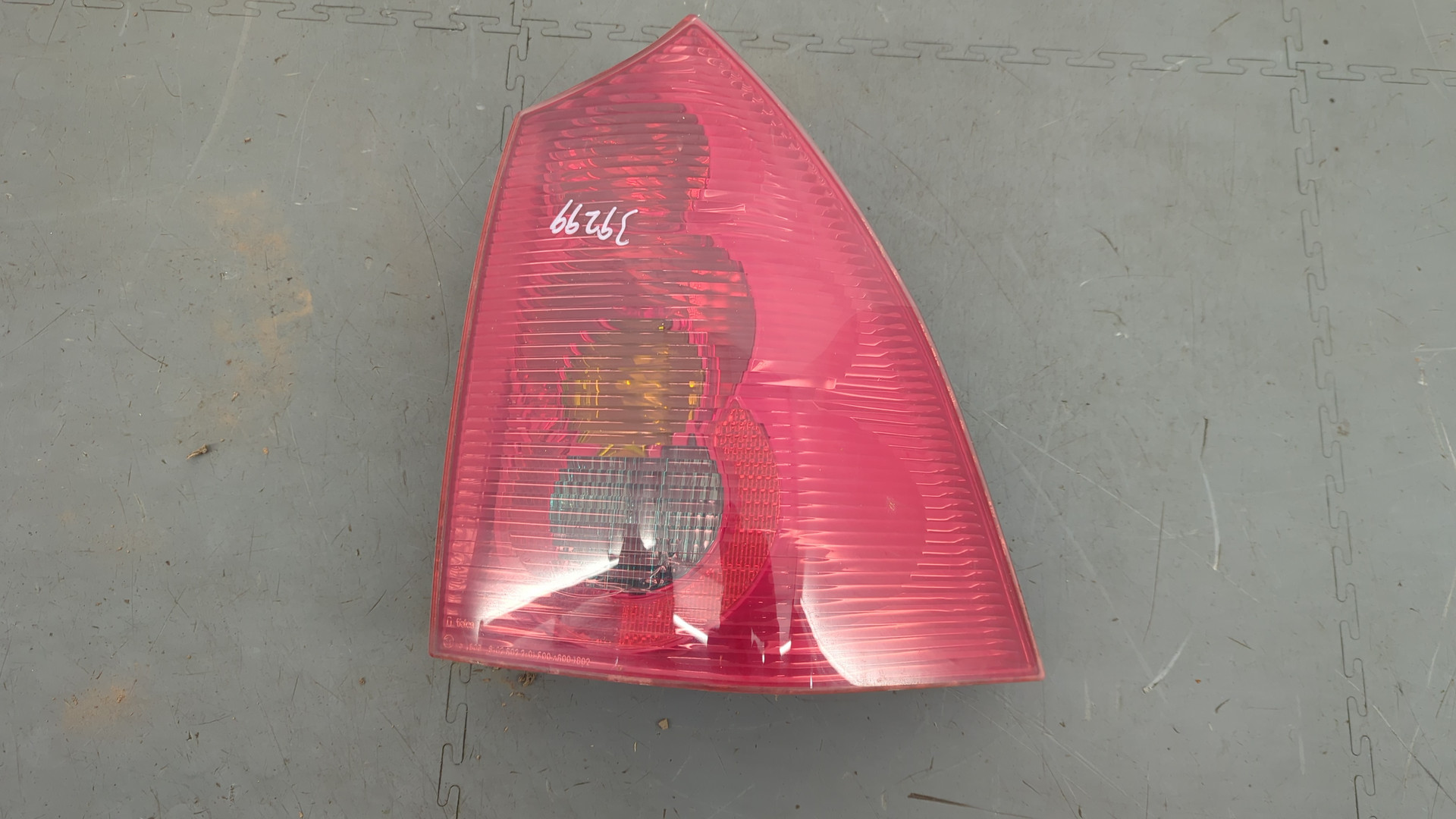 Фонарь задний правый