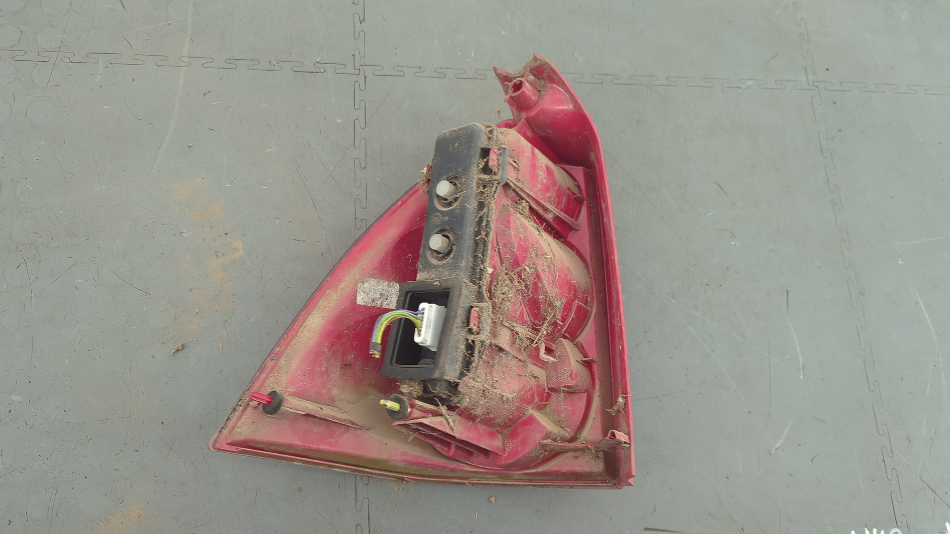 Фонарь задний правый