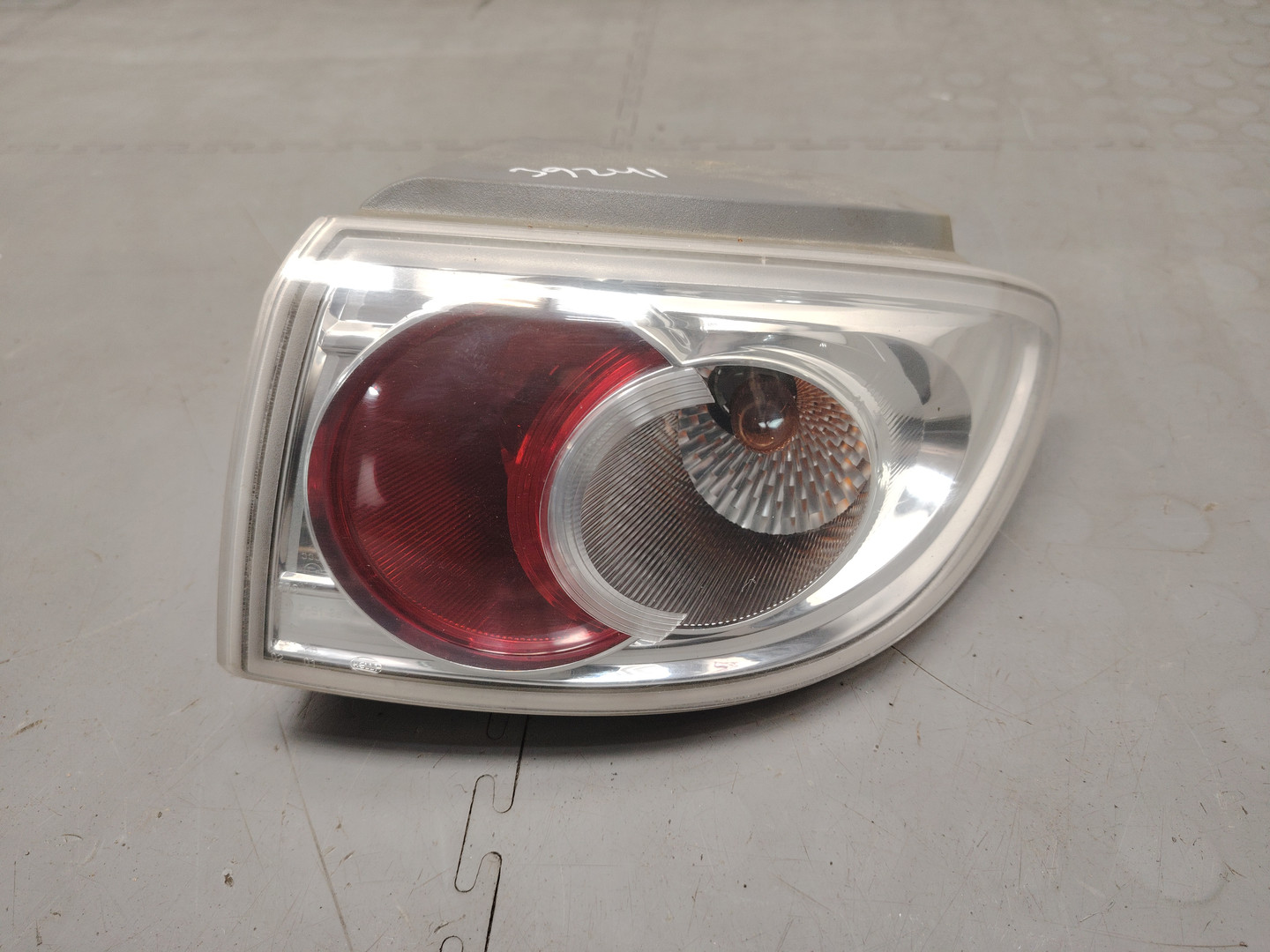 Фонарь задний правый