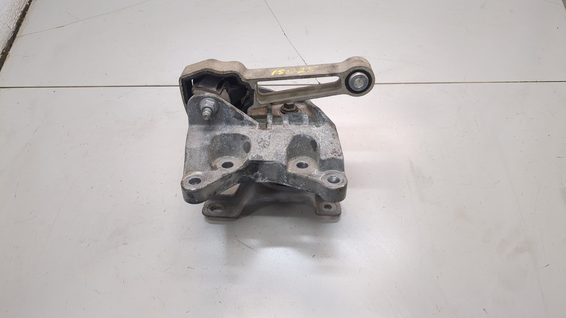 Опора двигателя