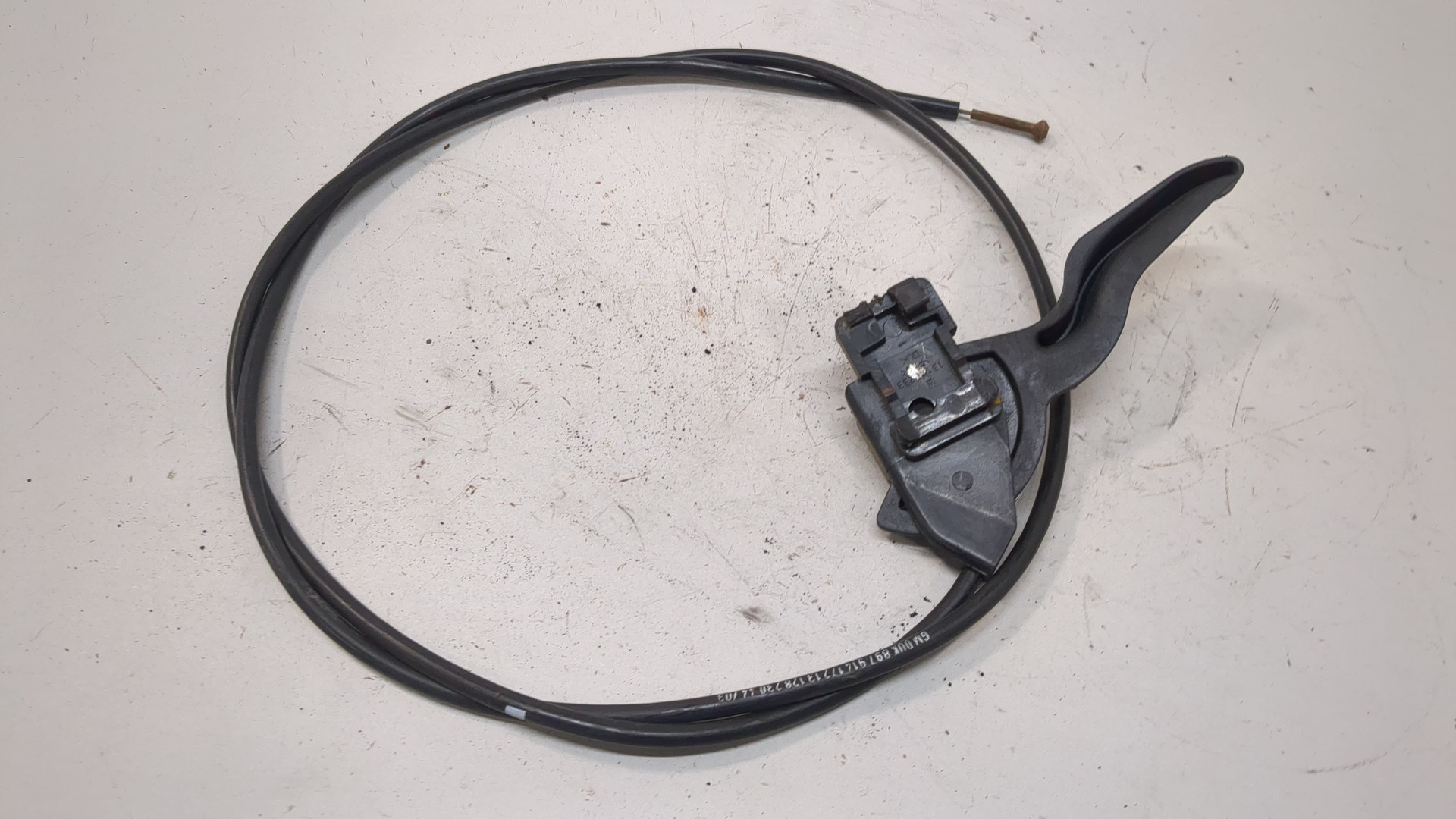 Ручка открывания капота