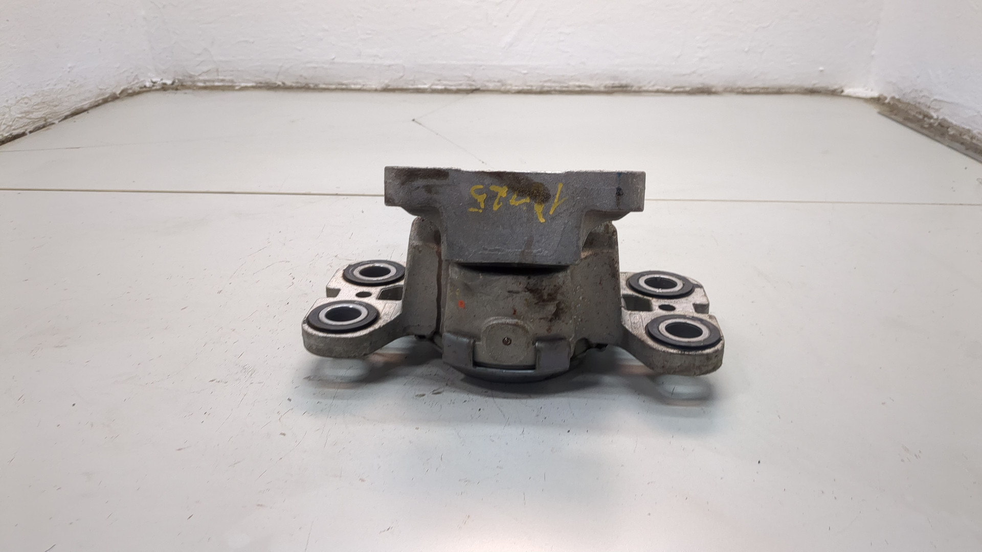 Опора двигателя