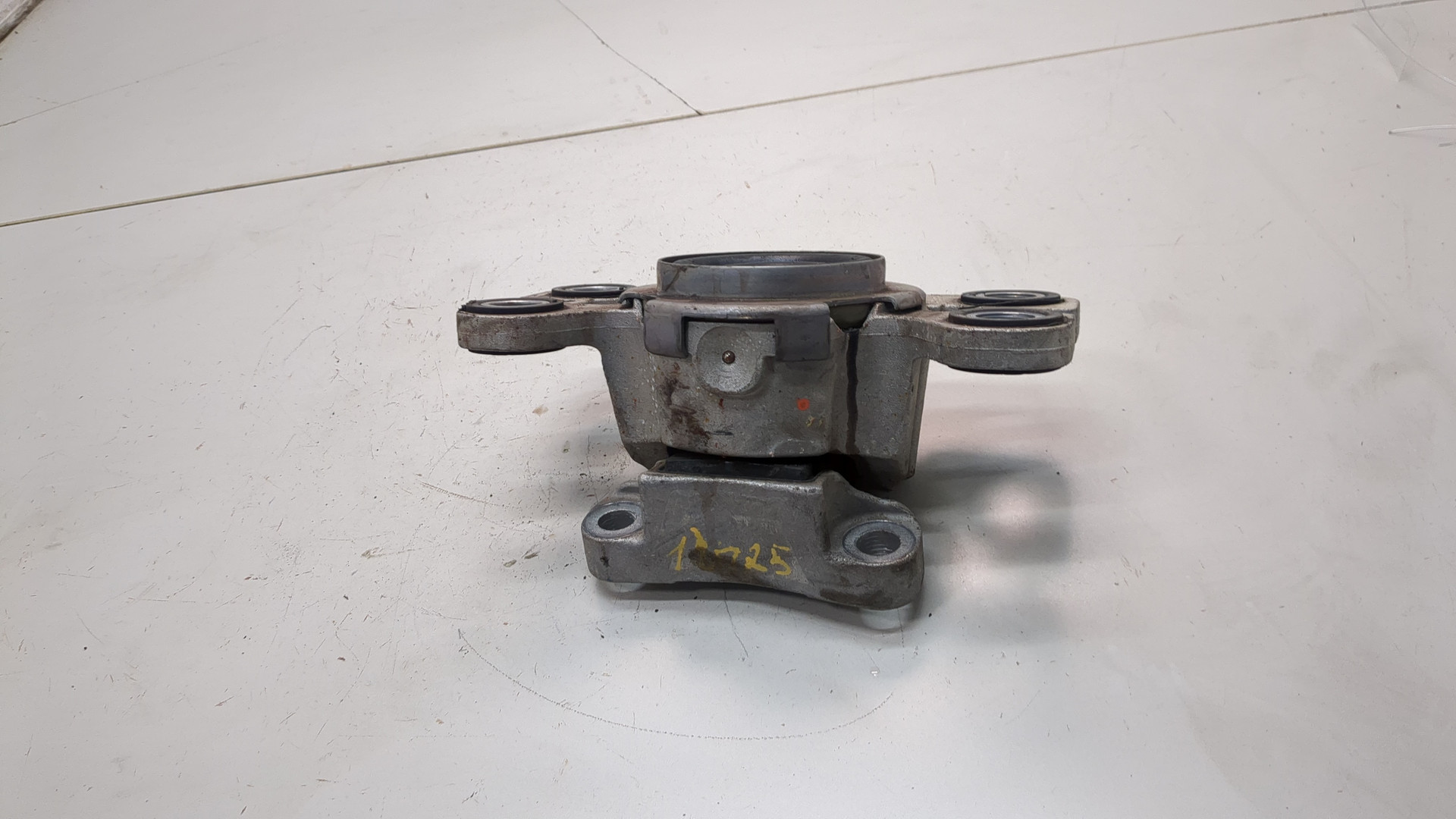 Опора двигателя