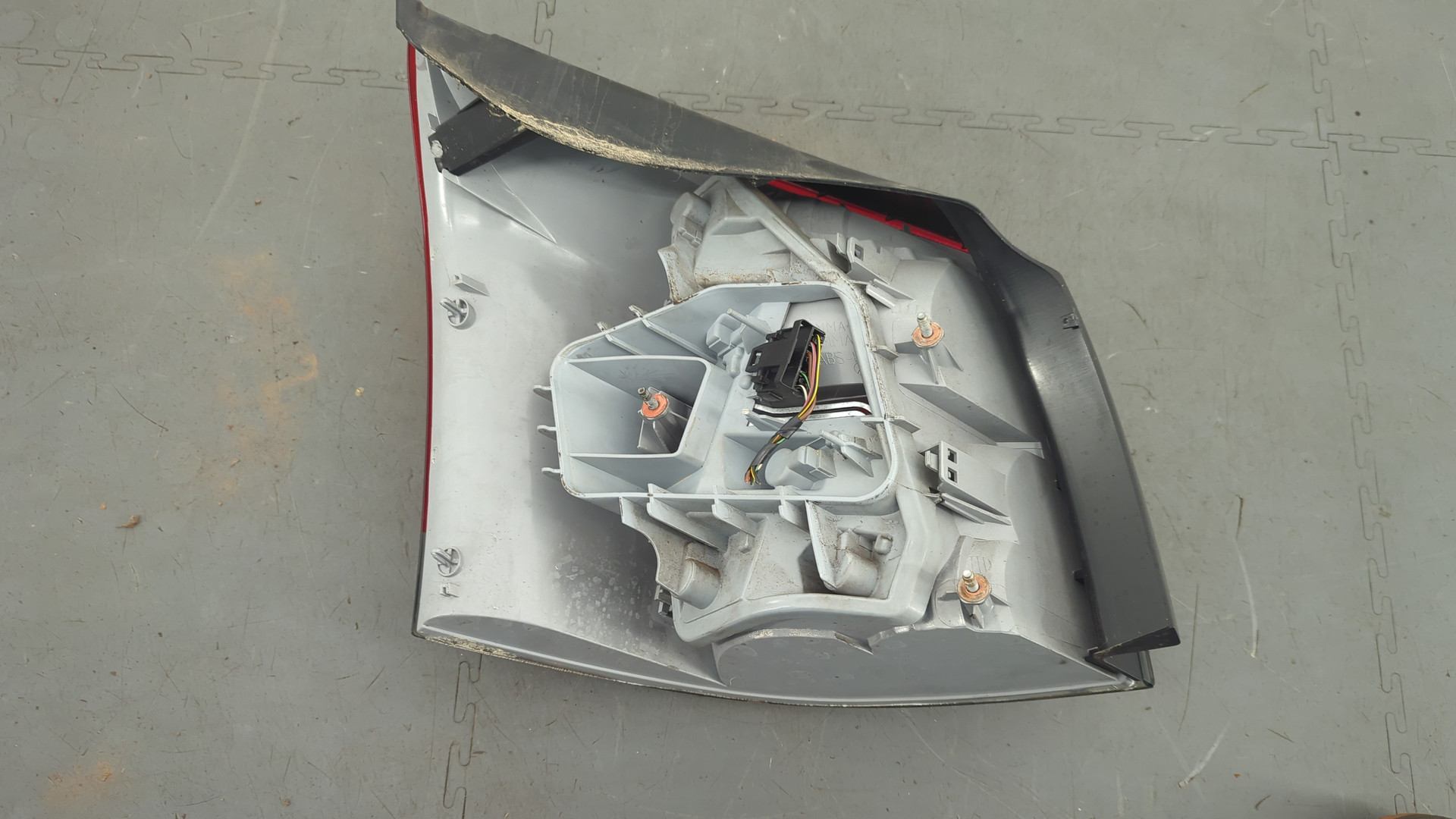 Фонарь задний правый