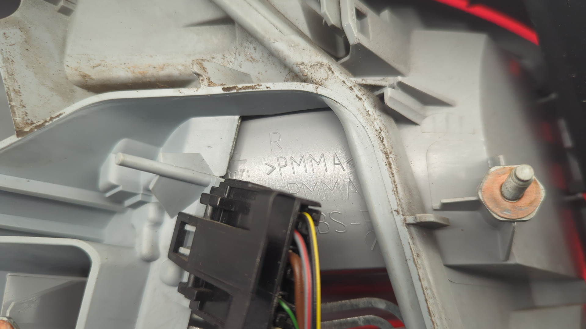 Фонарь задний правый