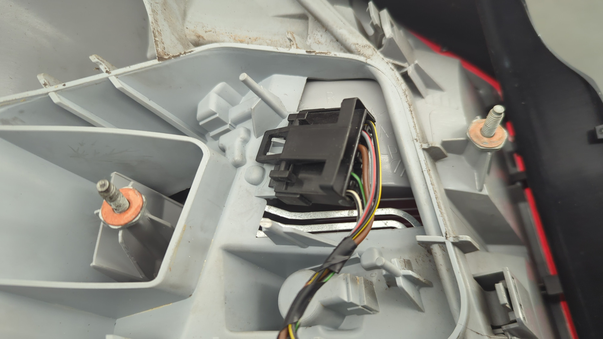 Фонарь задний правый