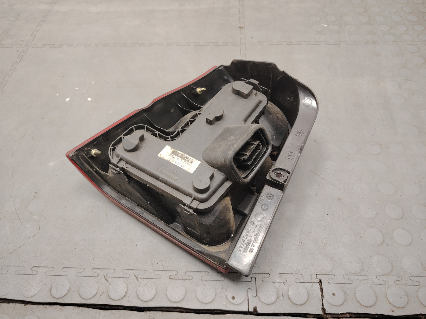 Фонарь задний правый