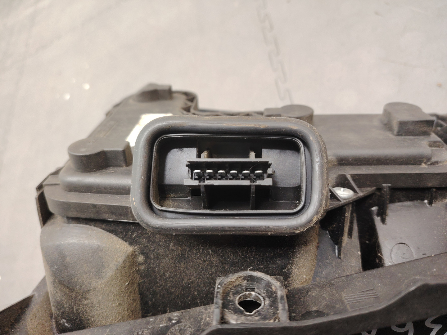 Фонарь задний правый