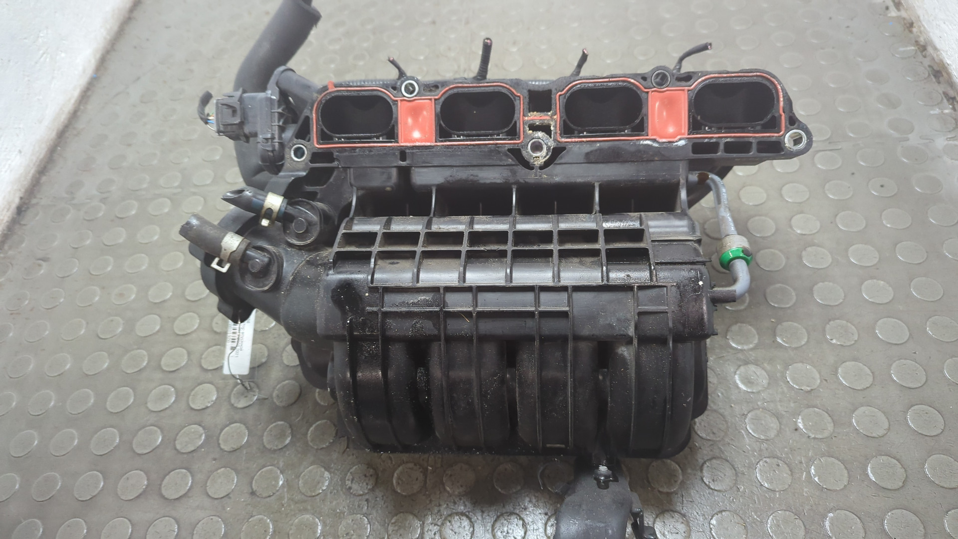 Коллектор впускной