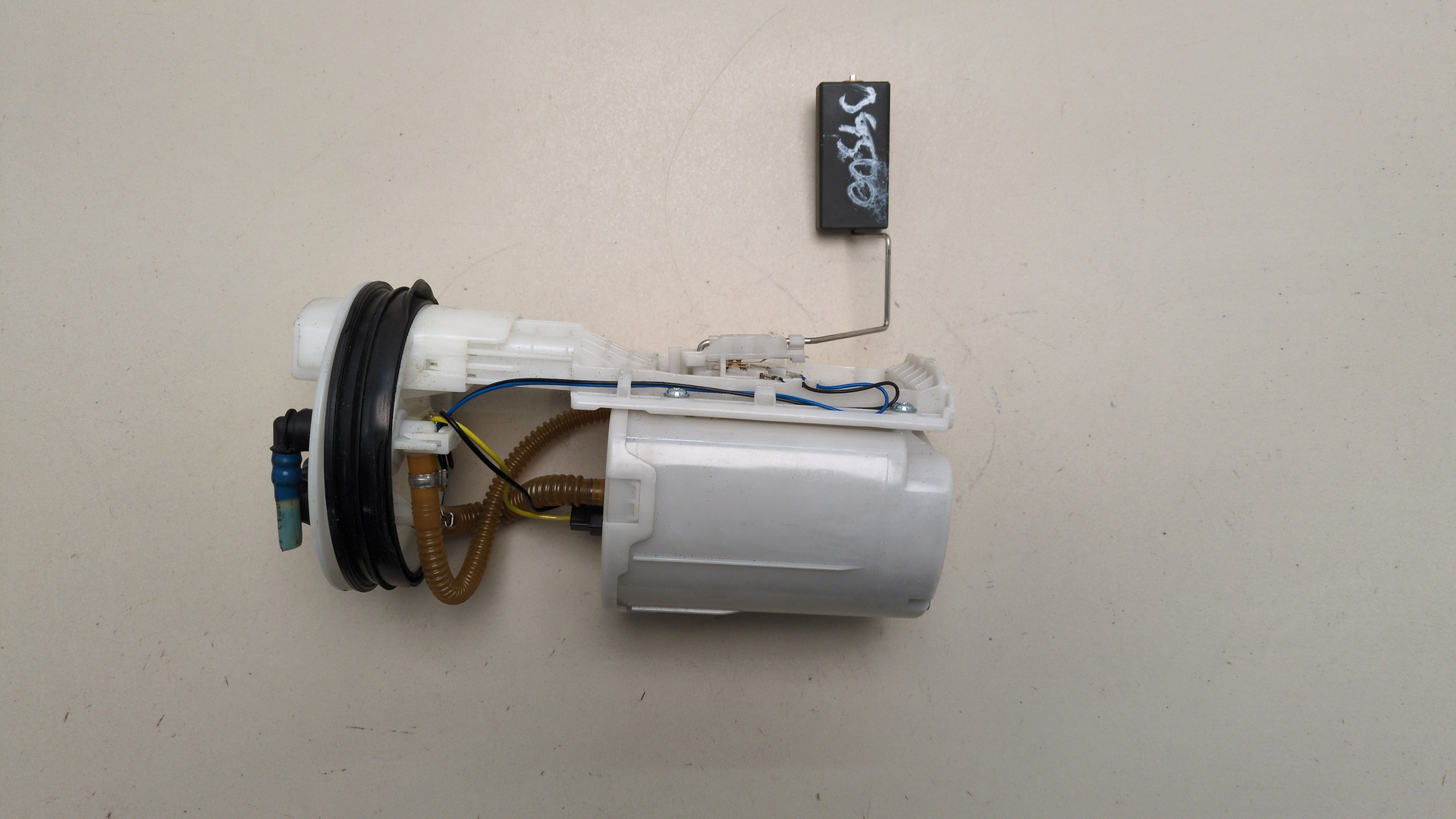 Насос топливный электрический