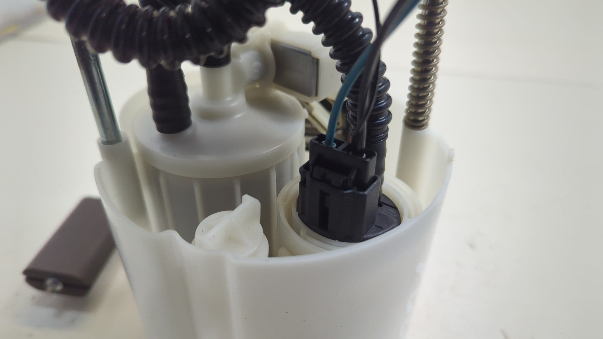 Насос топливный электрический