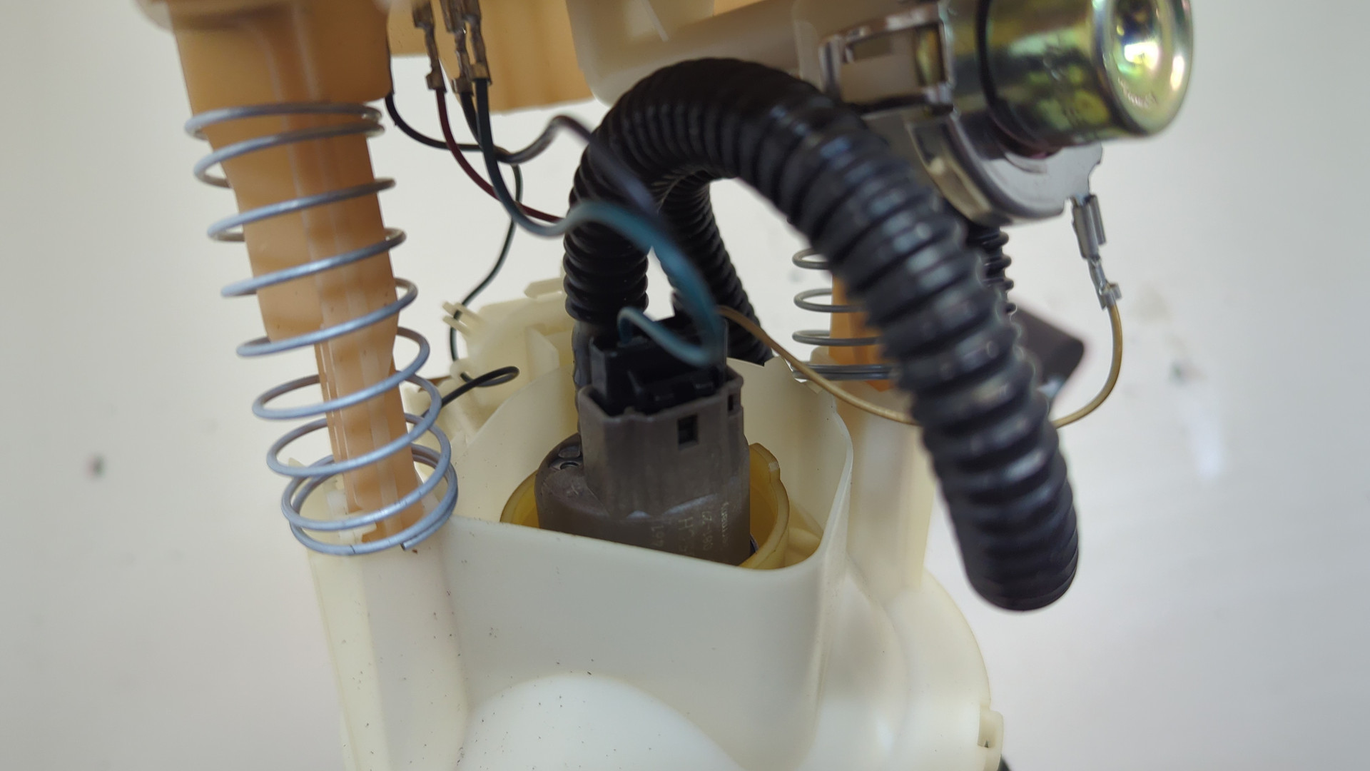 Насос топливный электрический