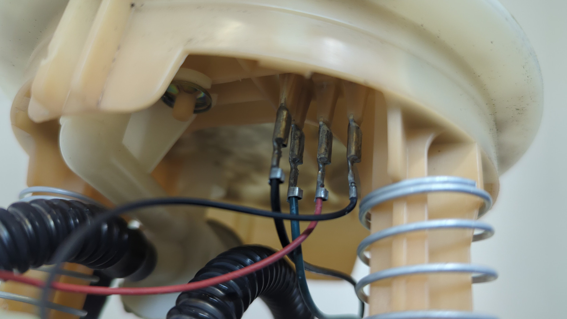 Насос топливный электрический