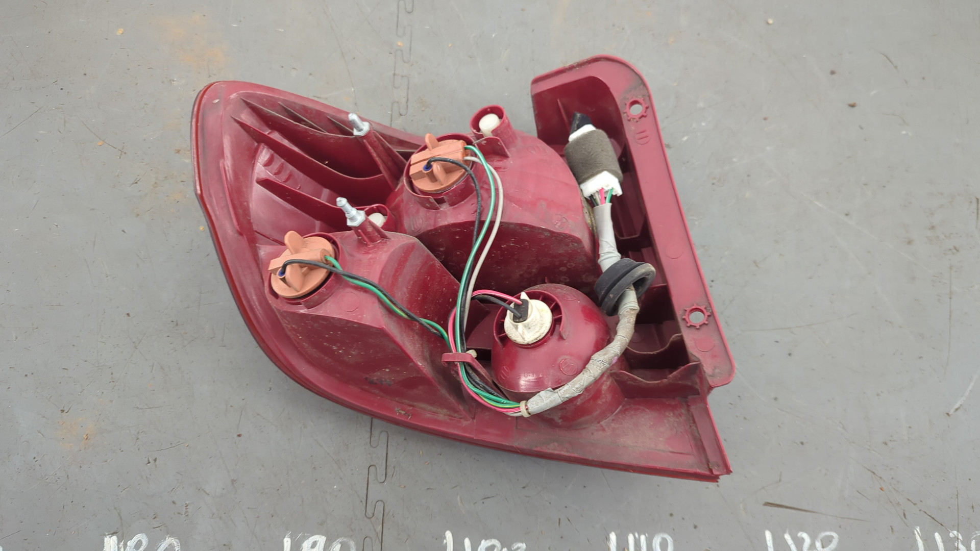 Фонарь задний правый