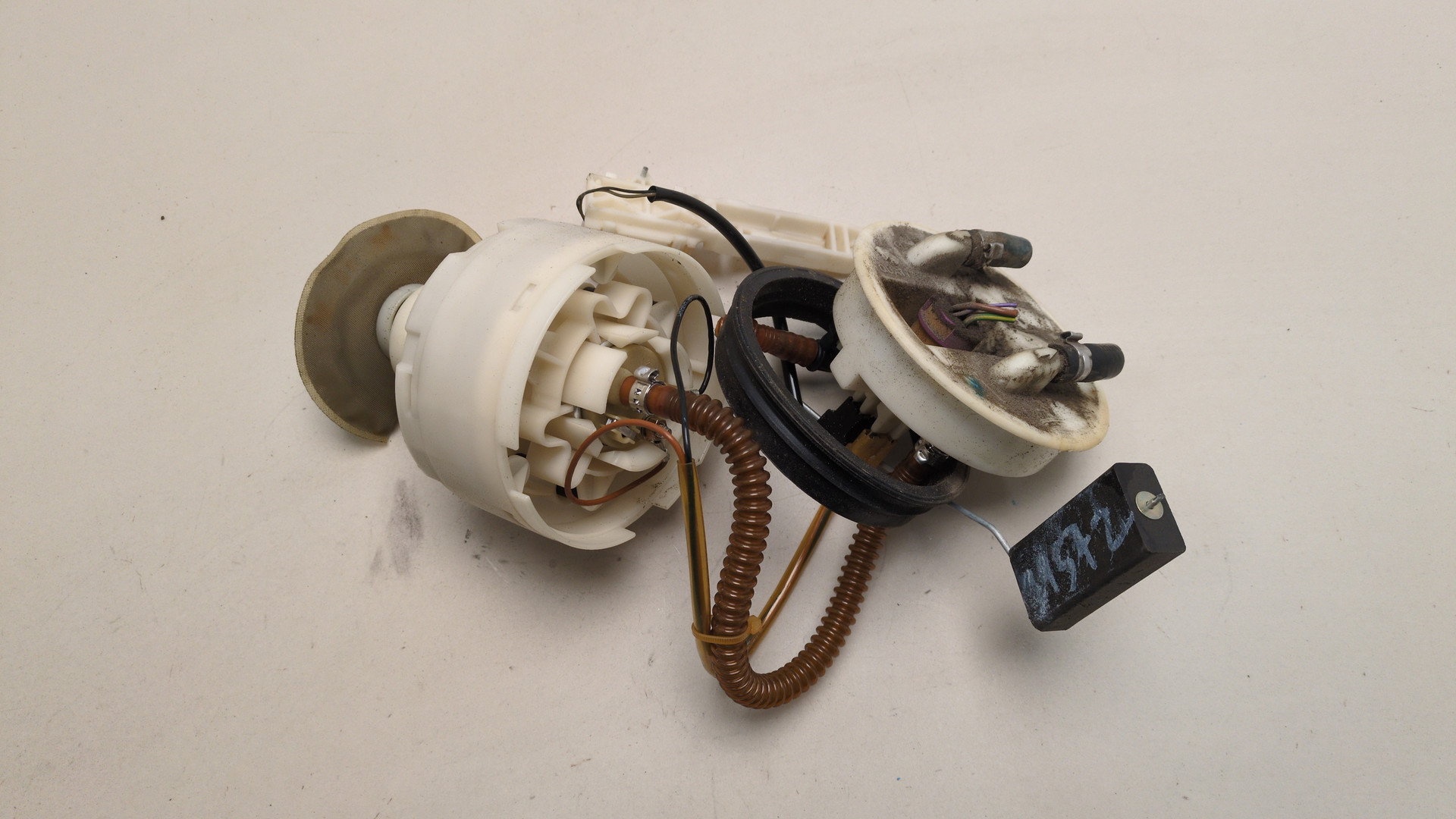 Насос топливный электрический