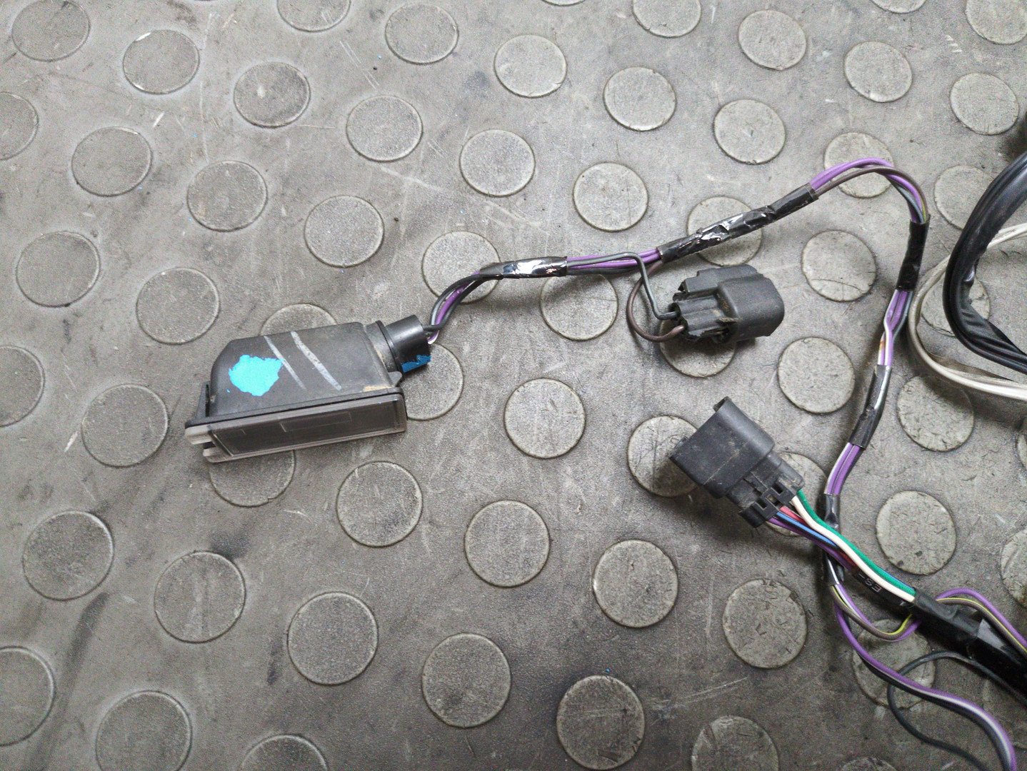 Фонарь подсветки номера