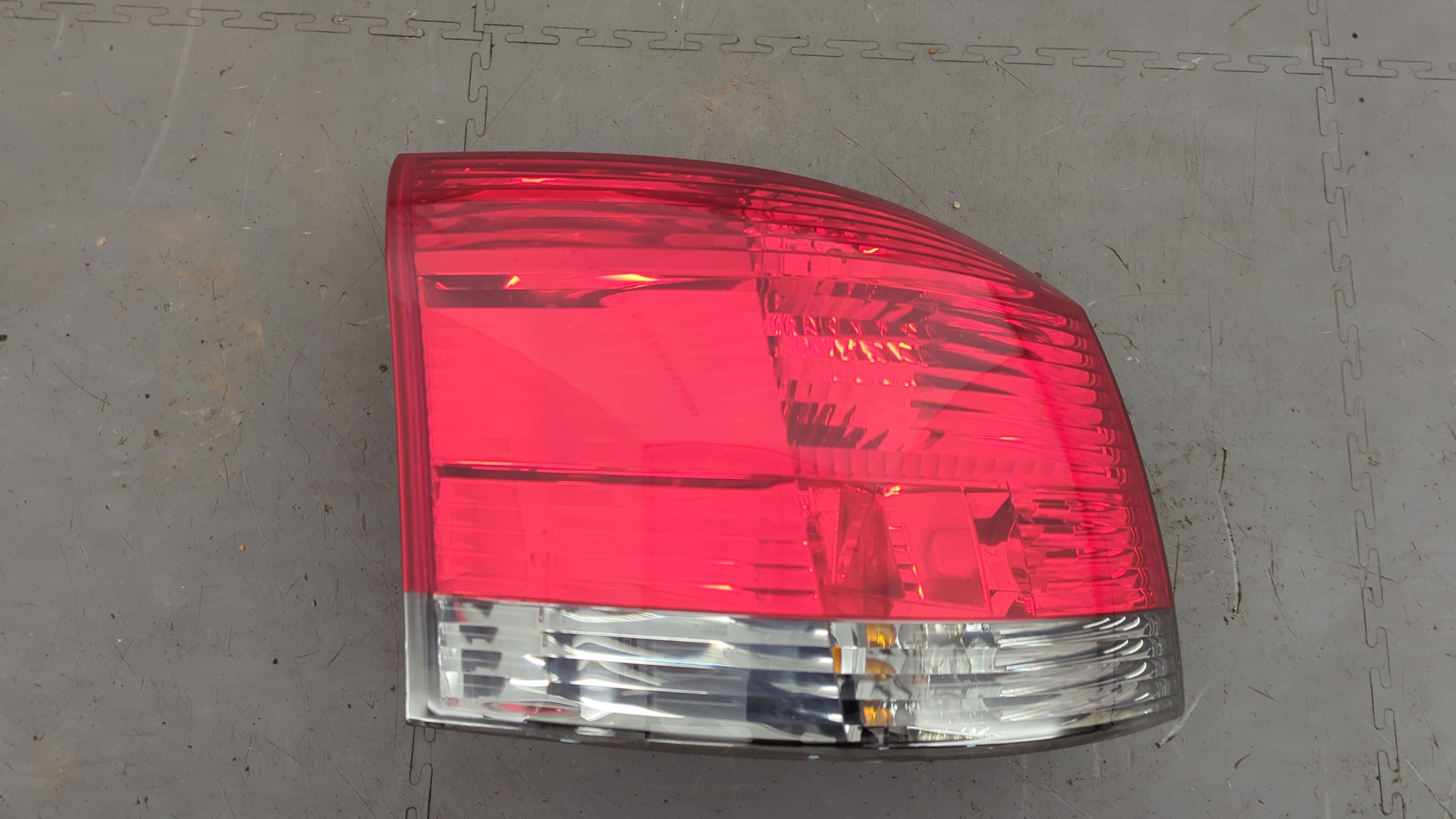 Фонарь задний левый