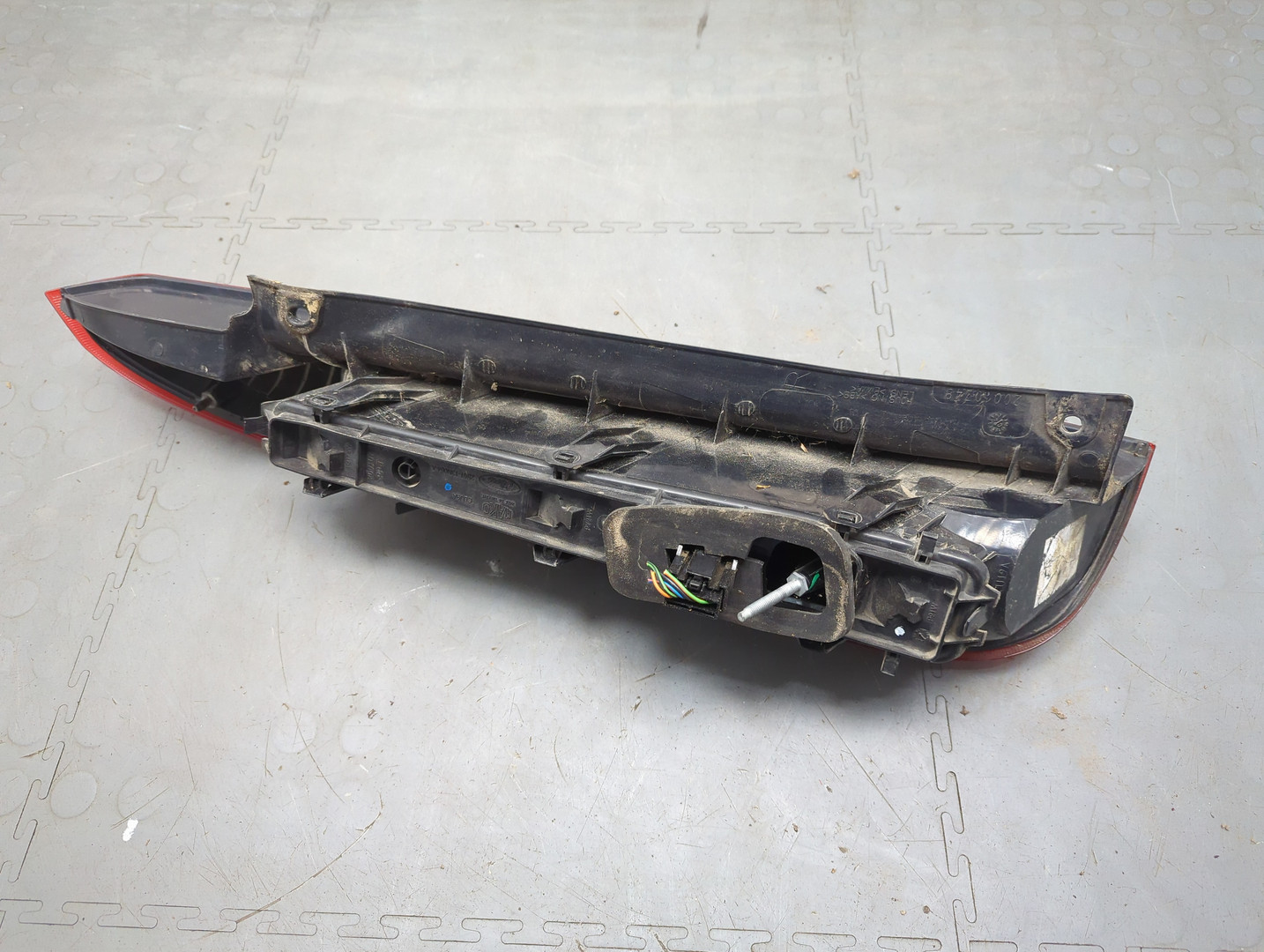 Фонарь задний правый