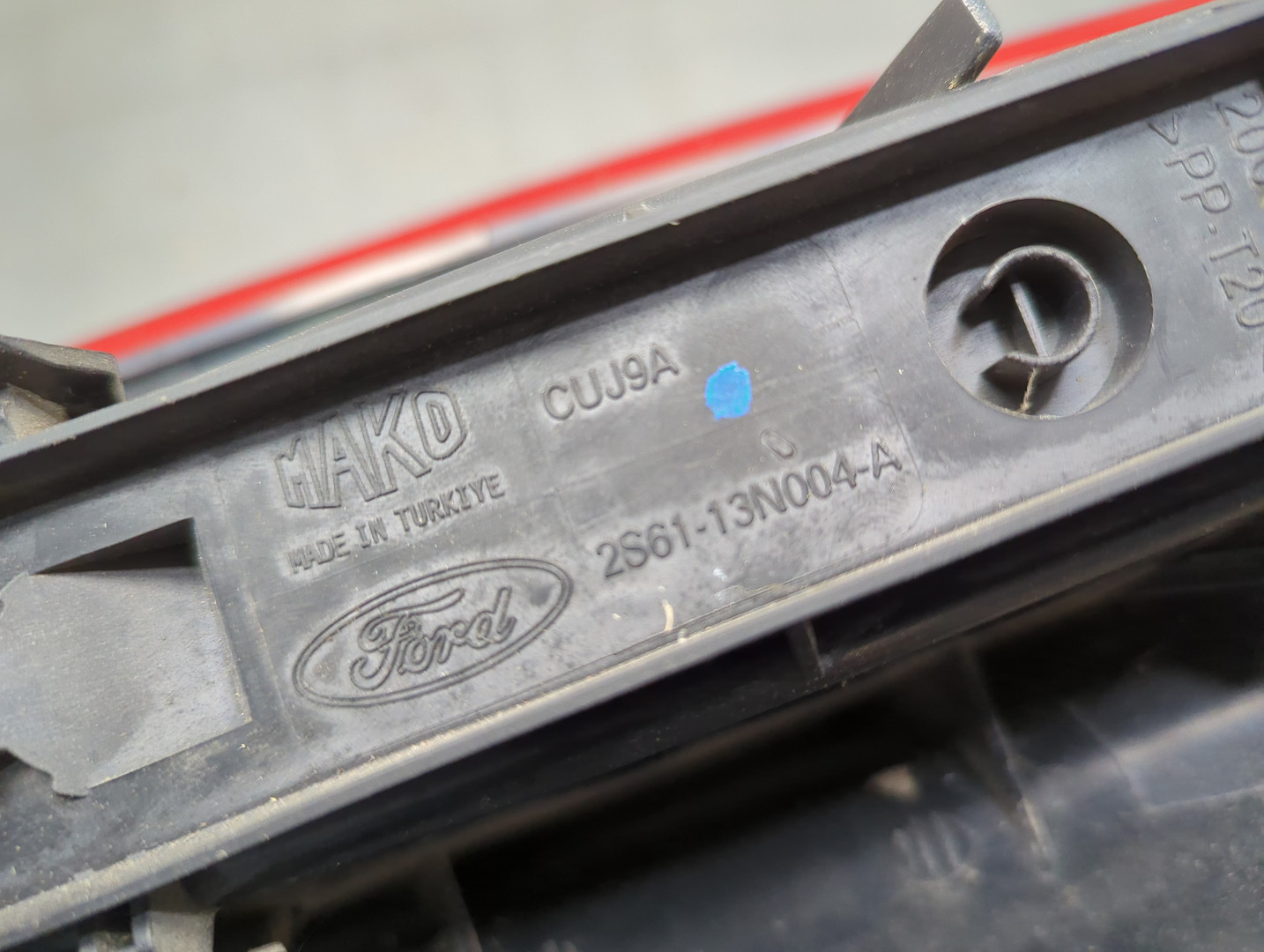 Фонарь задний правый