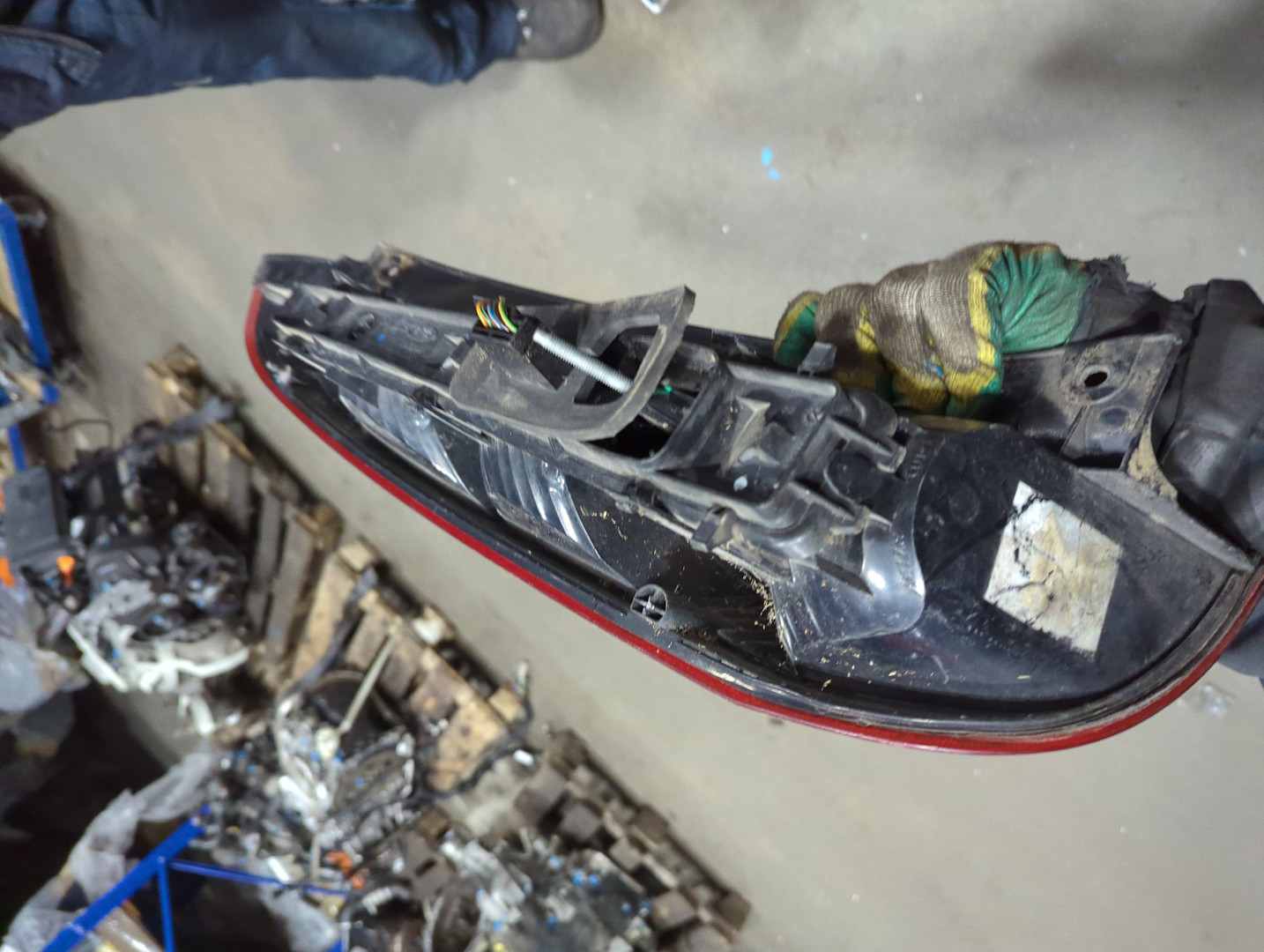 Фонарь задний правый