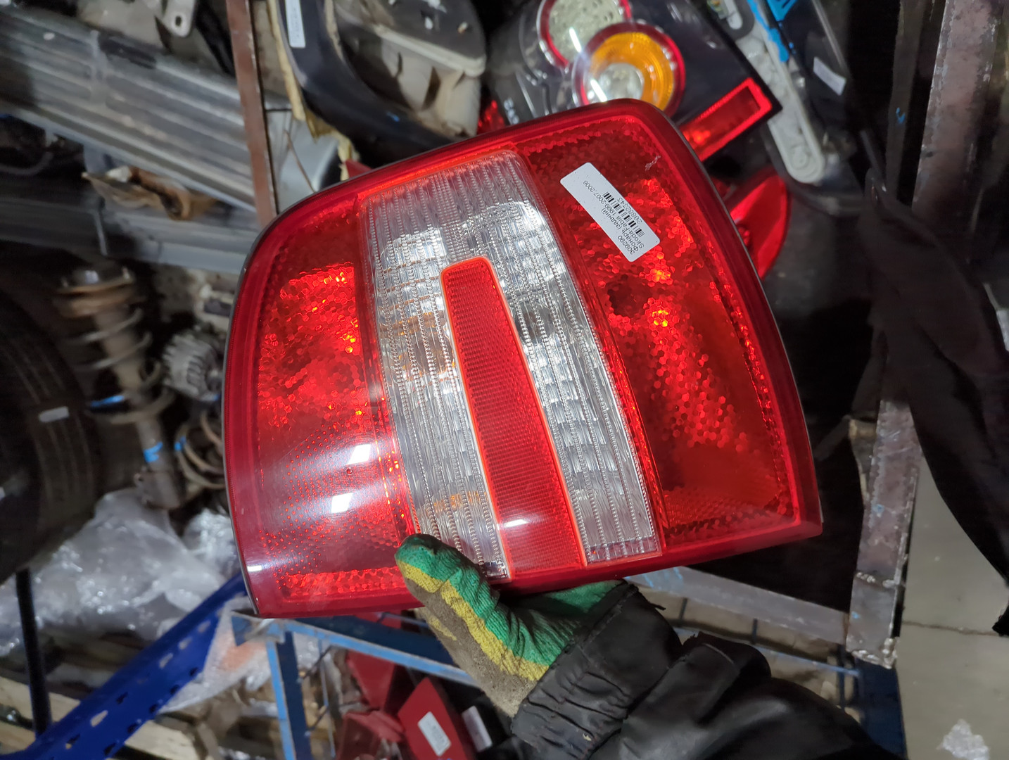 Фонарь задний правый