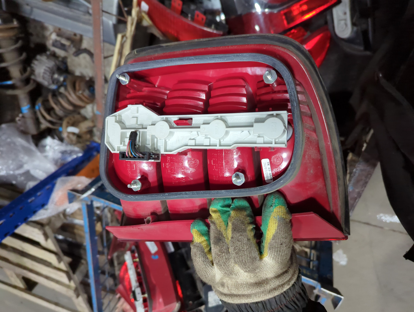 Фонарь задний правый