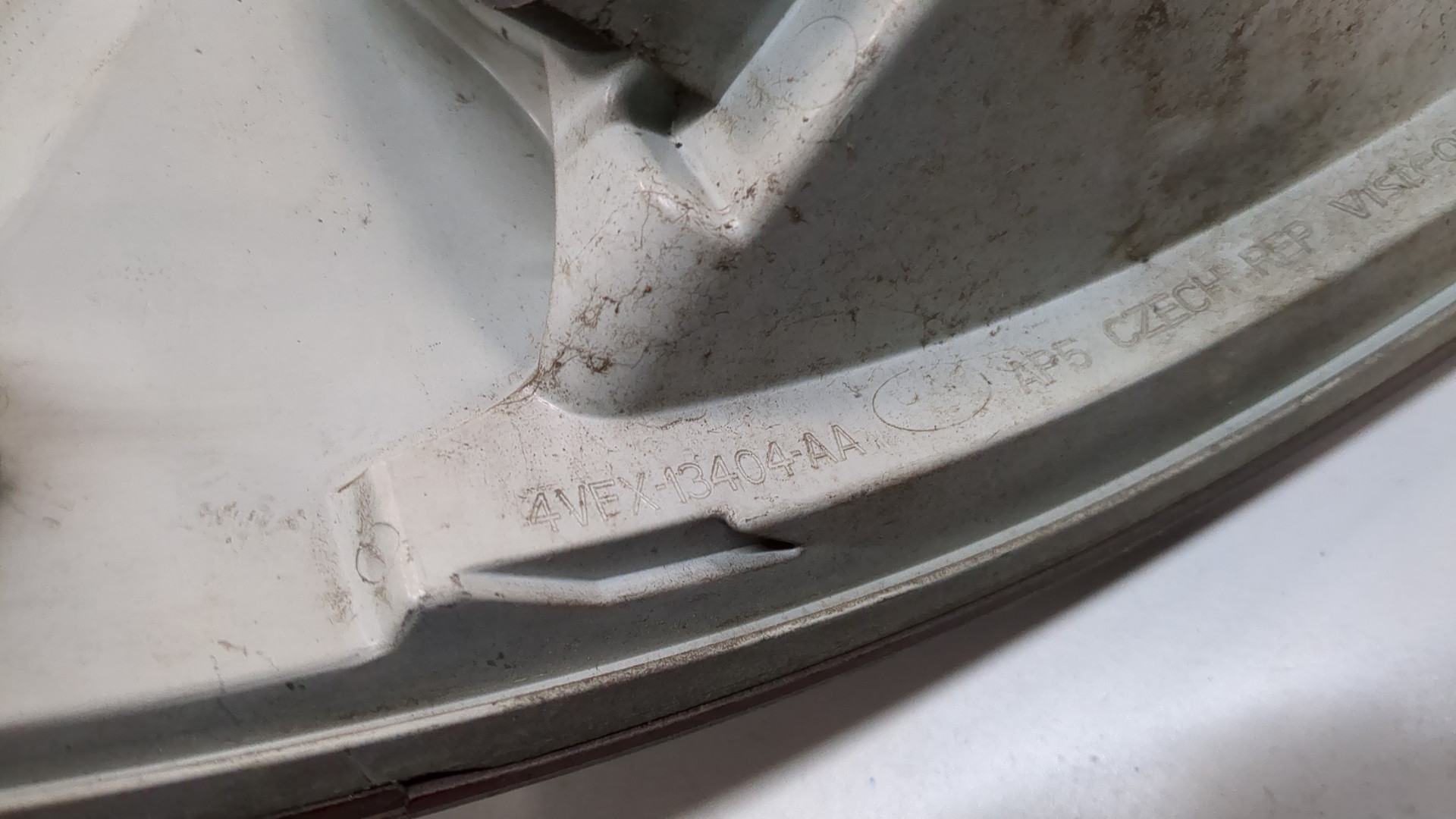 Фонарь задний правый