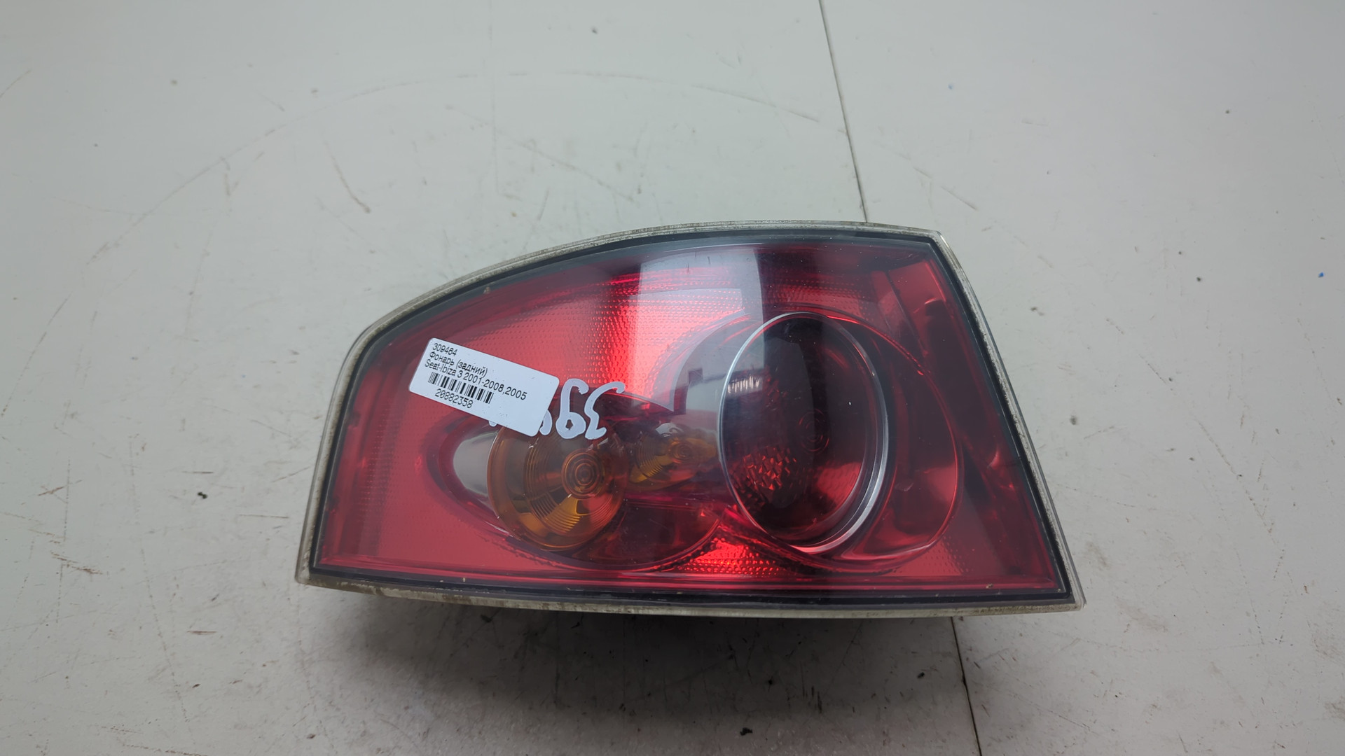 Фонарь задний левый