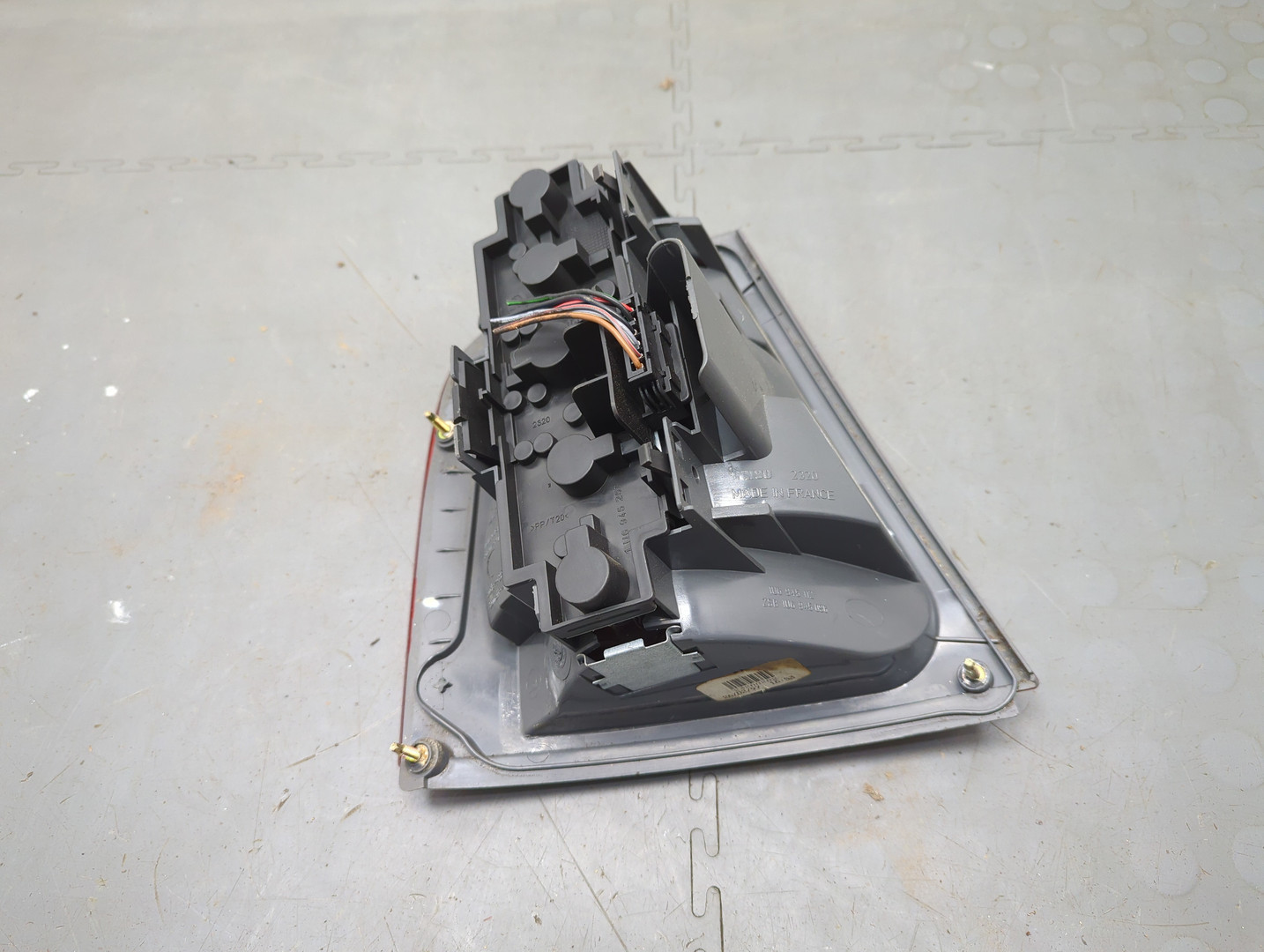 Фонарь задний правый