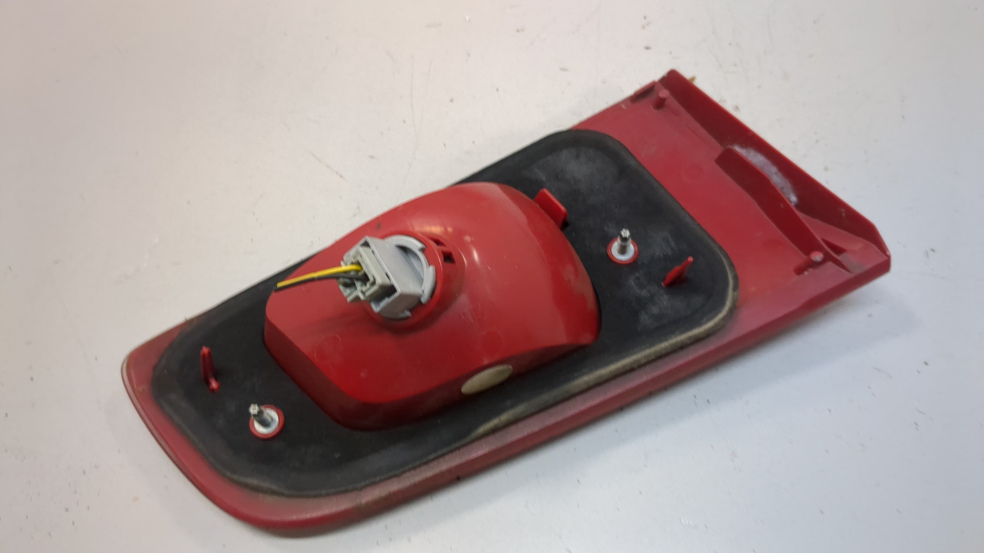 Фонарь задний внутренний правый