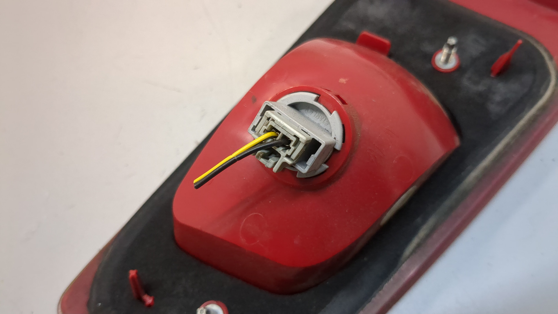 Фонарь задний внутренний правый